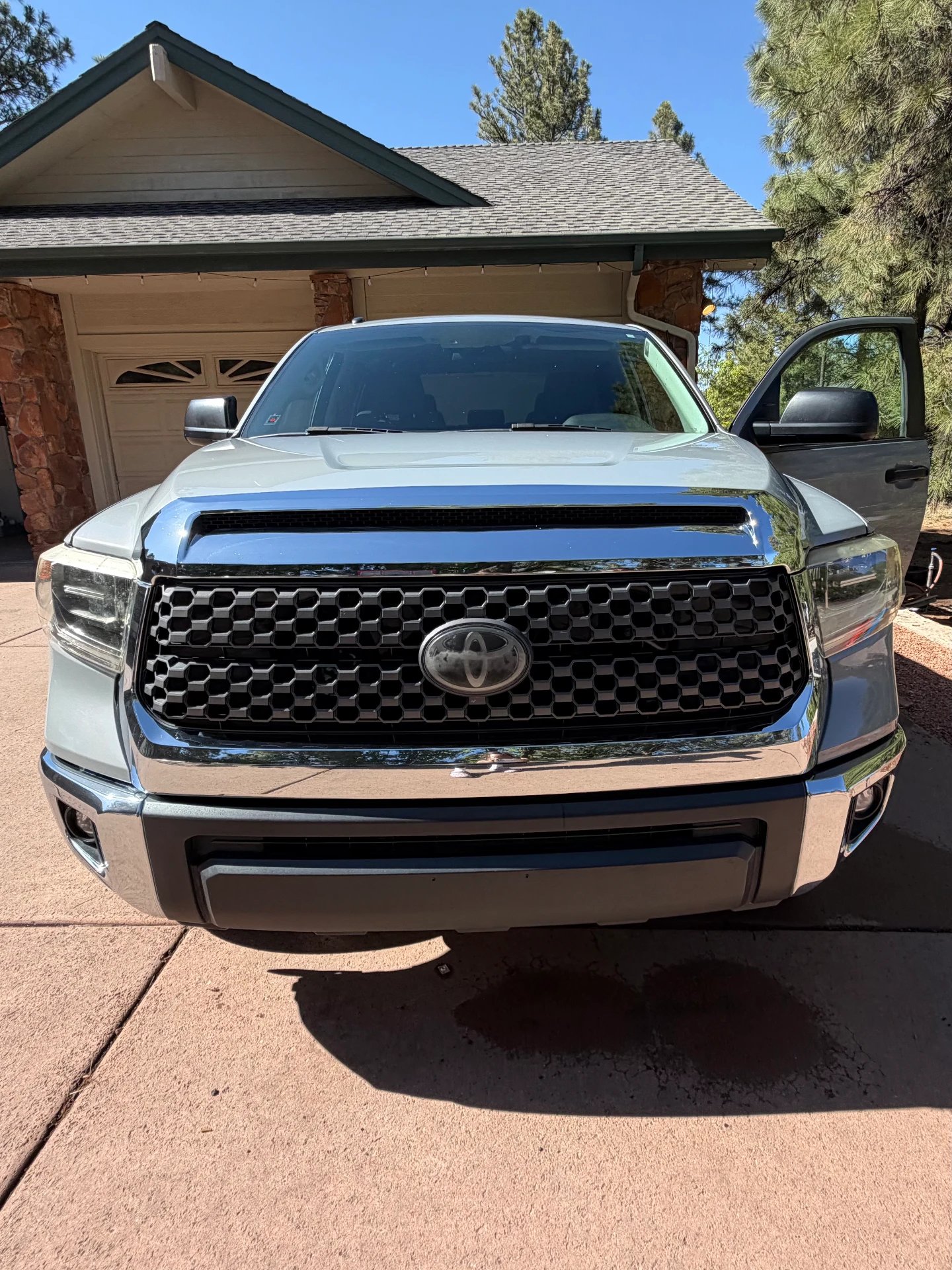 Silver Toyota Tundra front grille