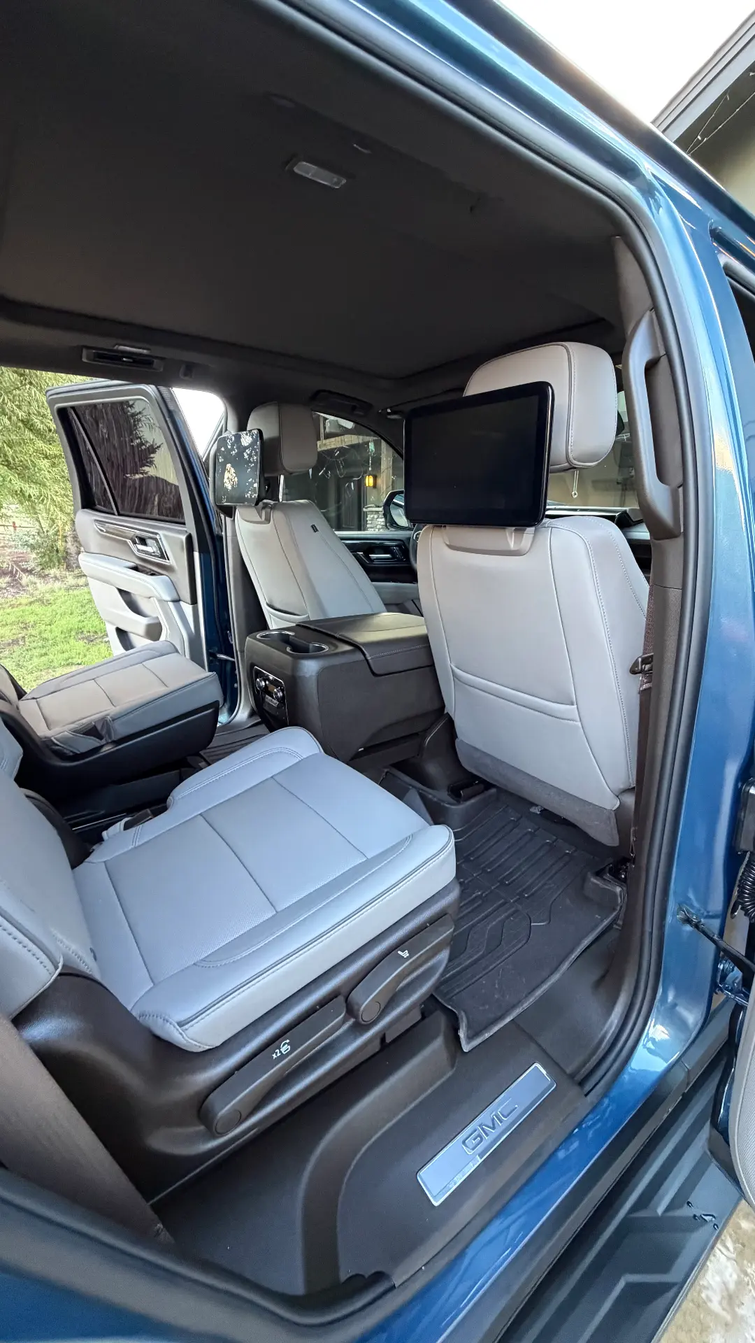 GMC Yukon Denali second row after detail