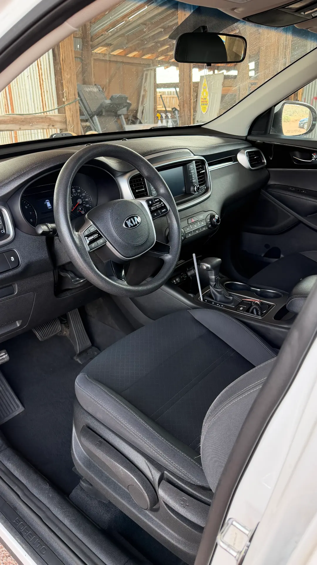 Kia Sorento front interior after detail